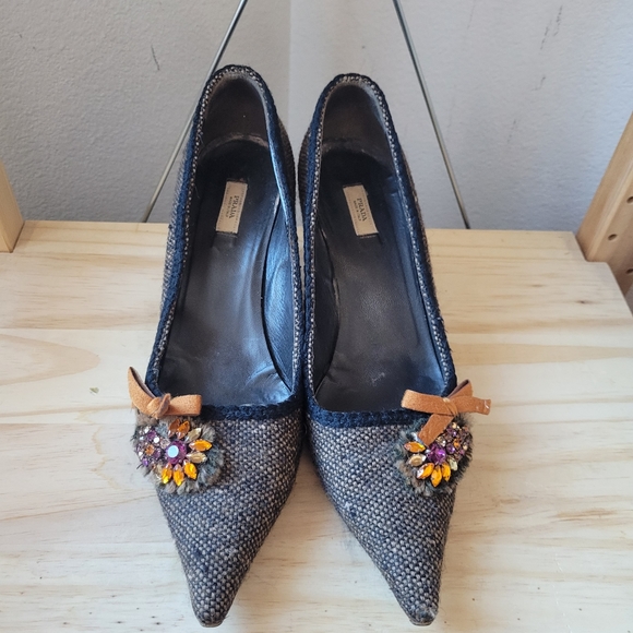 Prada Tweed Jewel Embellished Kitten Heel Pumps 38.5 - Picture 4 of 13